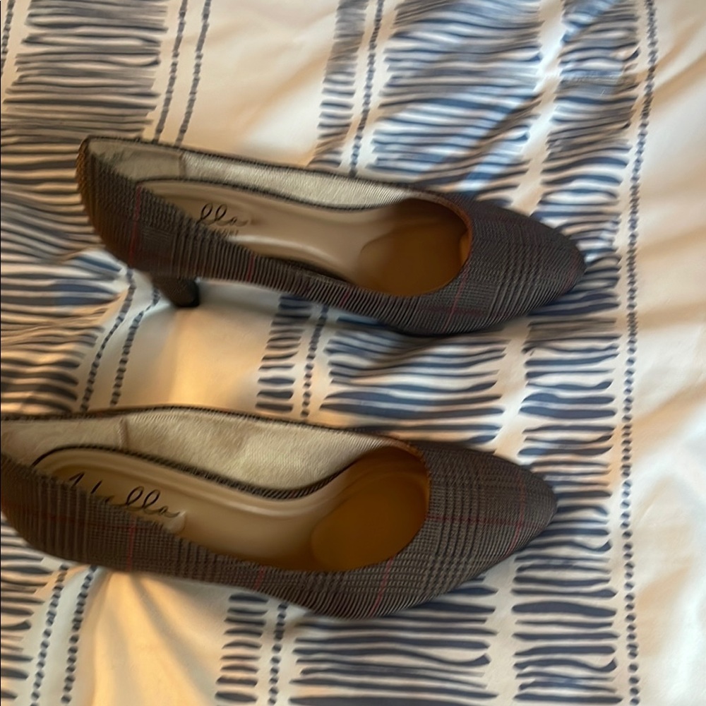 Abella Brown and Red plaid heels size 7.5